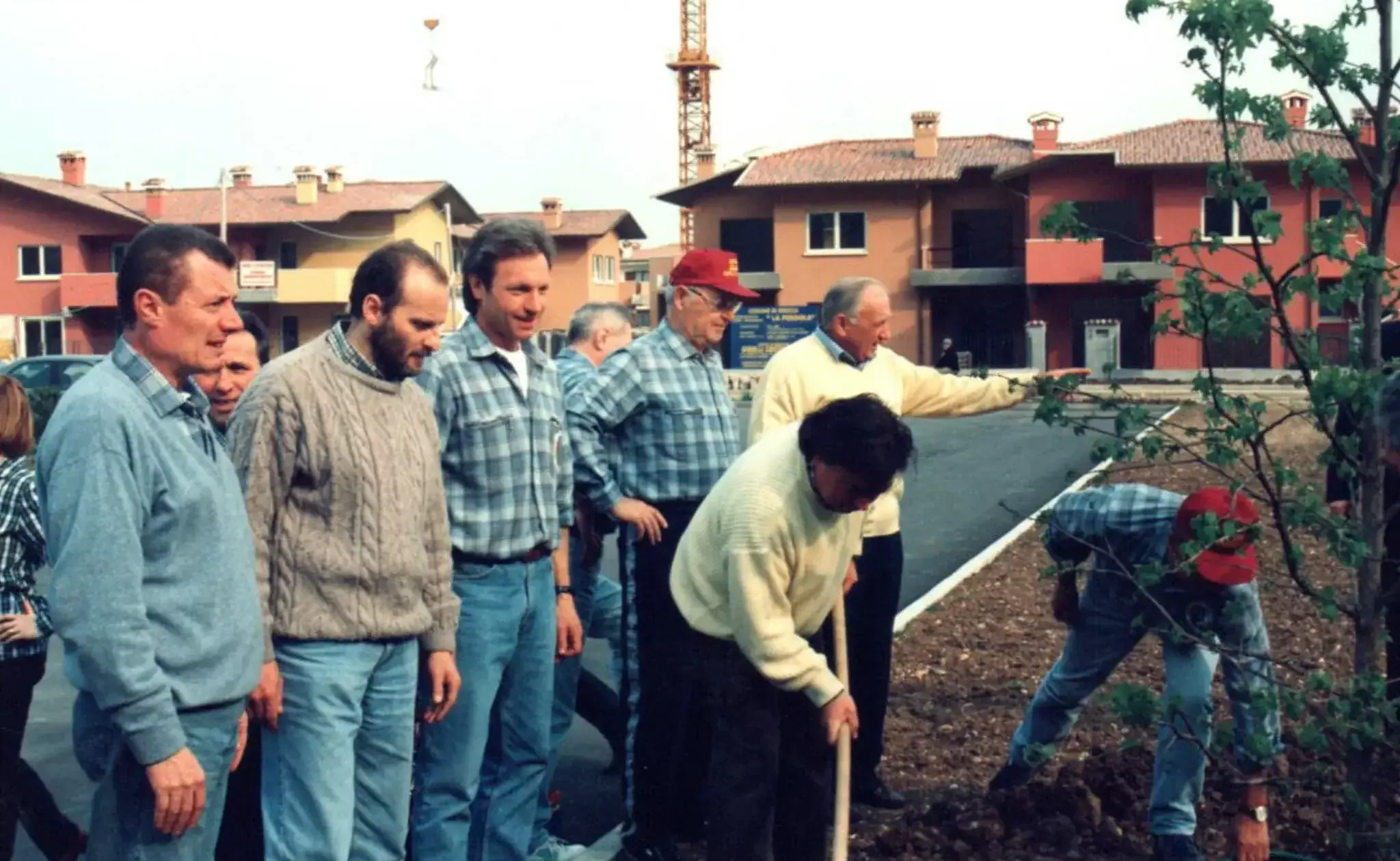Alberi giardino Chiesa padre kolbe aprile 1997 img20241129_21195390